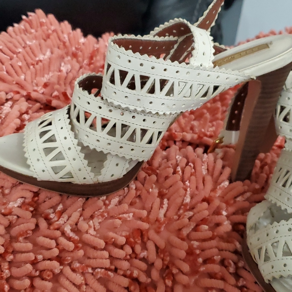 Shoes - Picture 8 of 9